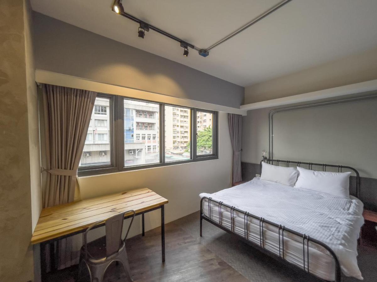 Tra旅宿 Apartment Taichung Bagian luar foto