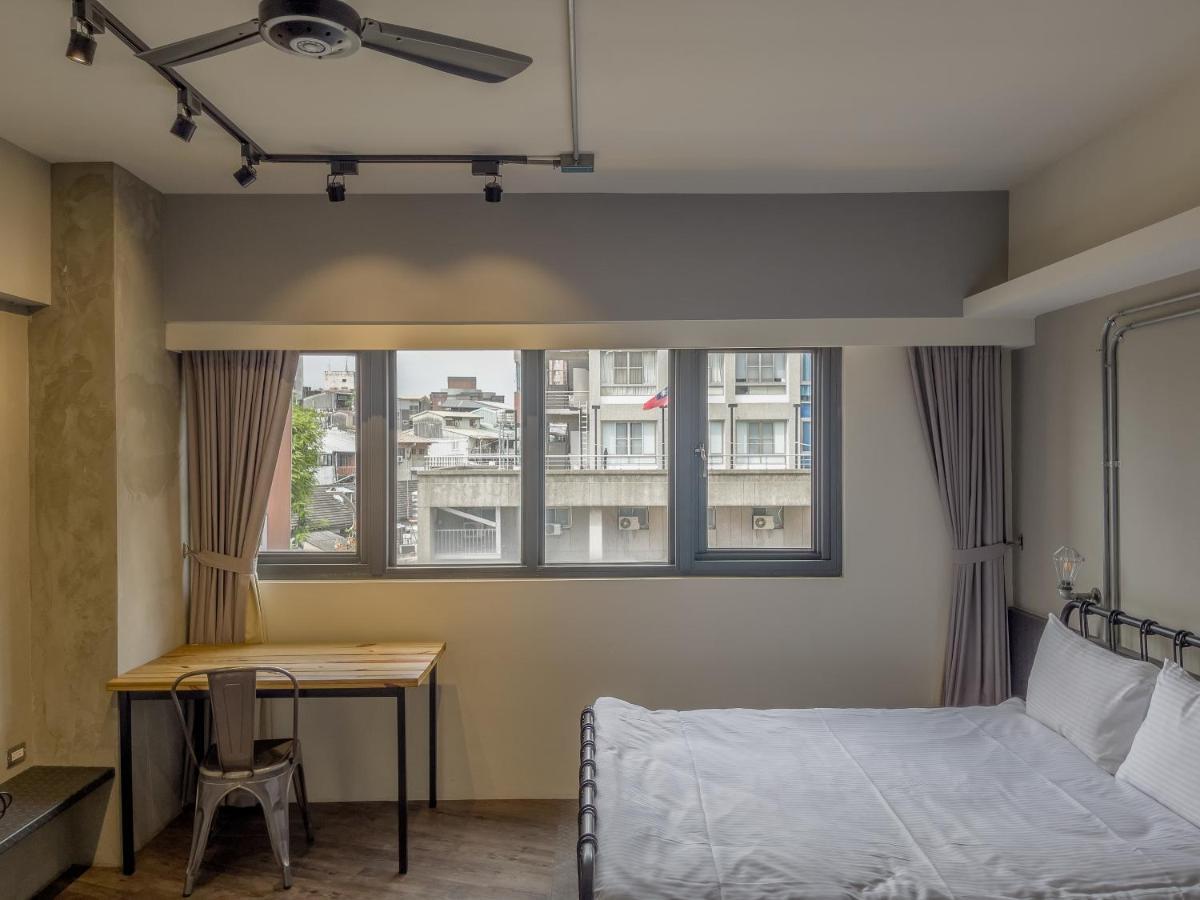 Tra旅宿 Apartment Taichung Bagian luar foto