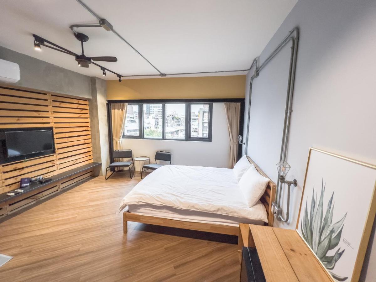 Tra旅宿 Apartment Taichung Bagian luar foto